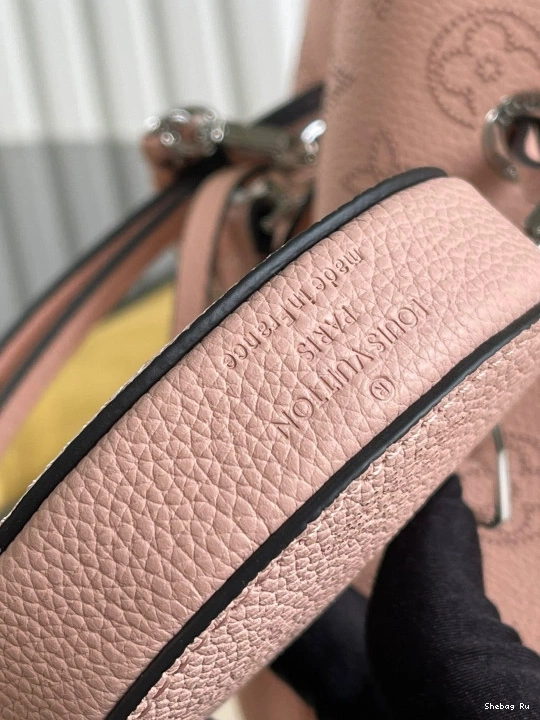 LOUIS VUITTON BELLA 0824